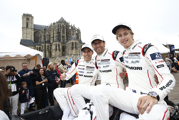 Mark Webber over de 24 uur van Le Mans: "Je kunt het spek en dingen in de ochtend ruiken"